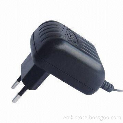 5W Switching Power Adapter with Short-circuit Protection and 2.8 to 24V Output Voltage